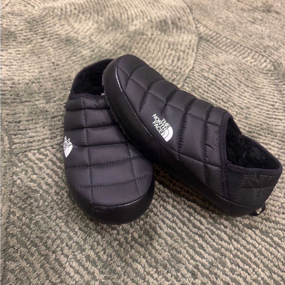 Northface Thermoball Traction Mule V slippers sz 8